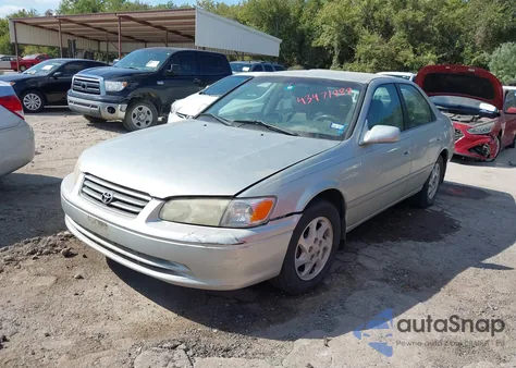 2001 Toyota Camry Le z USA, uszkodzony, nr VIN JT2BG22K510549007
